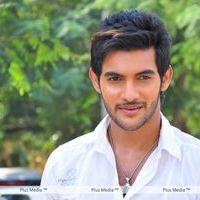Aadi at Lovely Press Meet - Arrivals - Pictures | Picture 122204